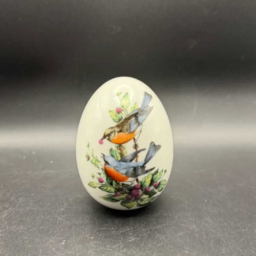 Vintage 1984 Avon "Summer's Song" Porcelain Egg