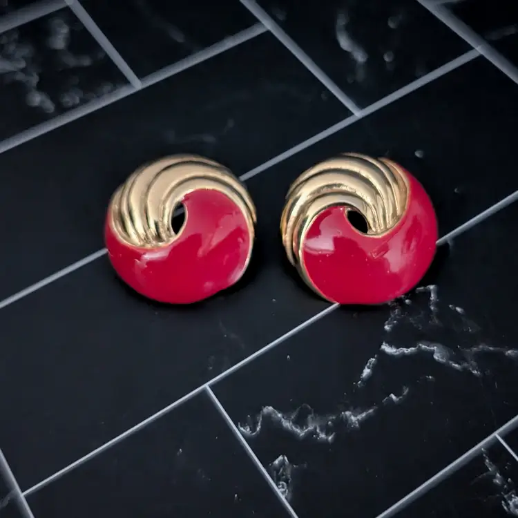Vintage Stud Earrings Stylish Gold Tone & Red Enamel 1" Statement