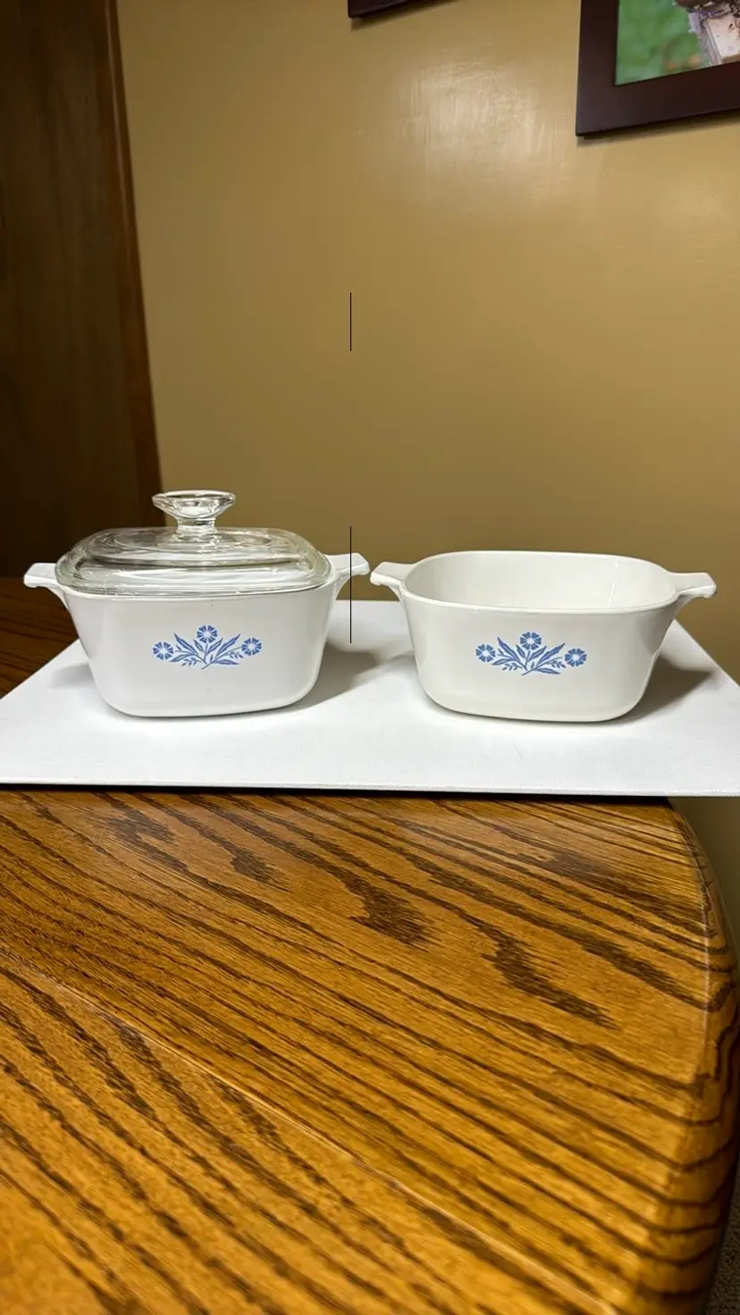 Corning Ware Blue Cornflower casserole dishes with one glass lid 1 3/4 qt