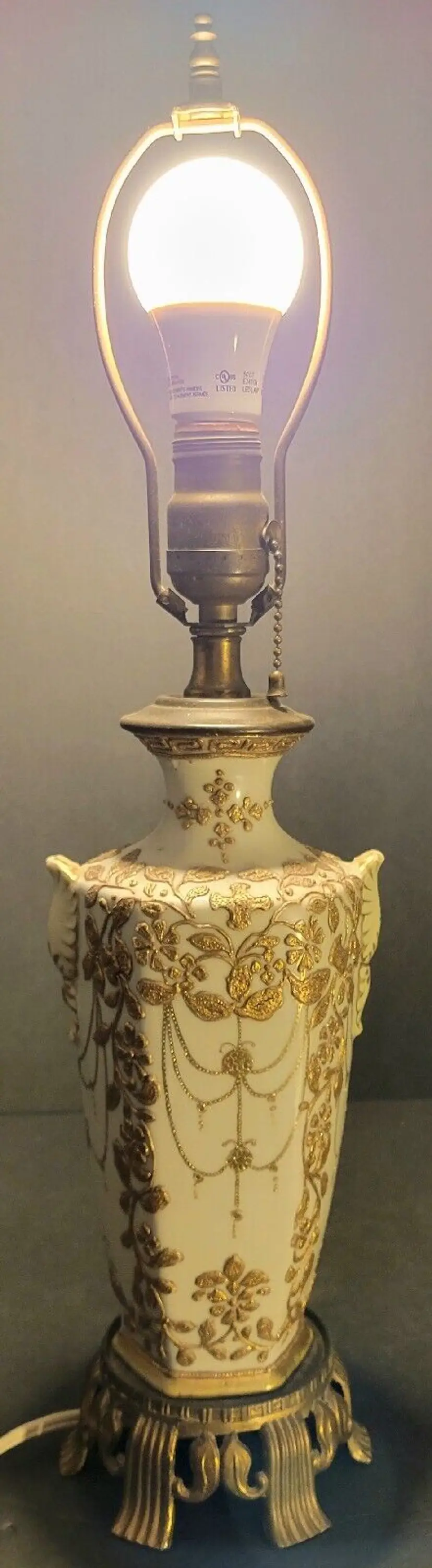 Nippon Handpainted Gold Moriage Lamp
