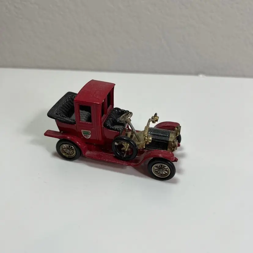 Lesney Die-cast Models of Yesteryear 1912 Car Packard Landaulet No.11 Red Toy