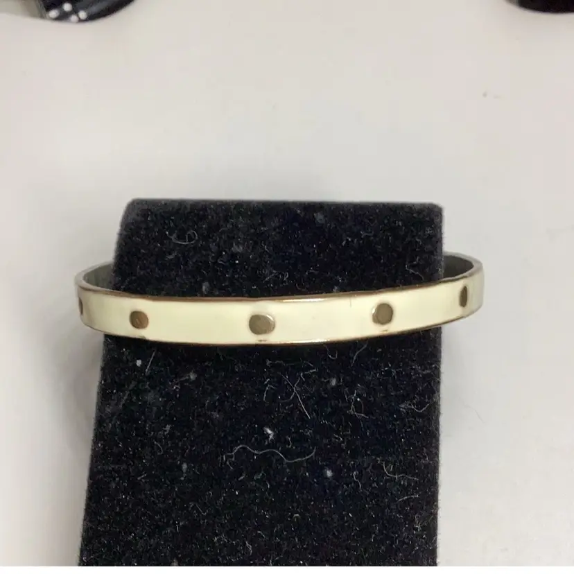 Enameled Ivory & Goldtone Bracelet 8”