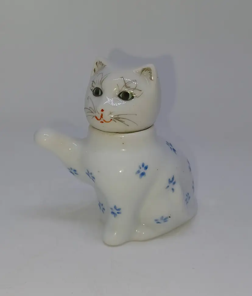 Vintage White Cat Small Novelty Floral Porcelain Mini Teapot Creamer