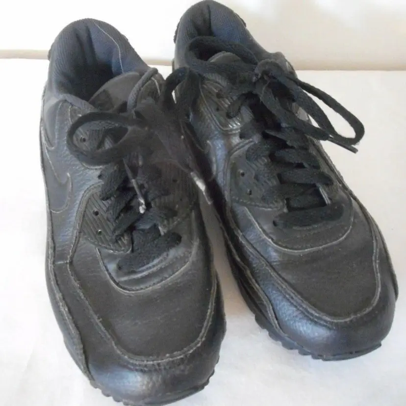 Nike Air Max Black Athletic Shoes Sneakers Sz 5 Y Eu 37.5 Unisex non marking