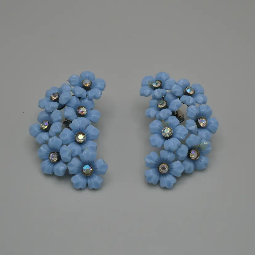 Vintage CORO Blue Flower Rhinestone Earrings Clip-On Cuff Plastic Riveted Cluster 2"