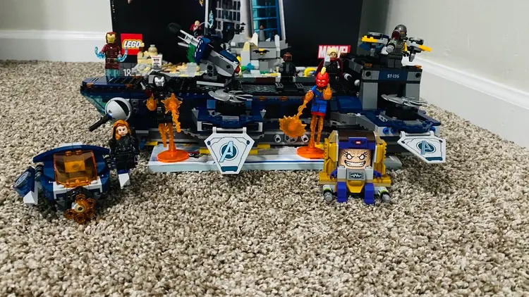 Lego Avengers Helicarrier 76153