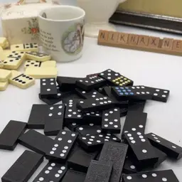 Dominos