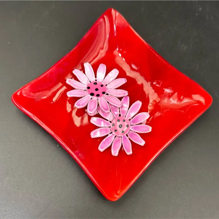 Read Slab Trinket Dish And A Set Of Pink Daisy Earrings