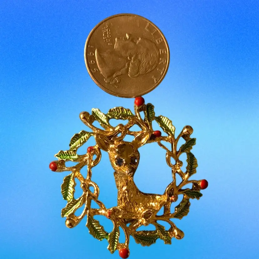 Gerry’s Wreath Brooch