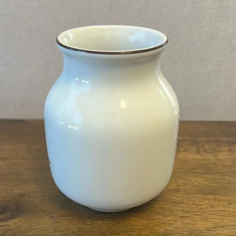 Villeroy & Boch Strawberry Bud Vase