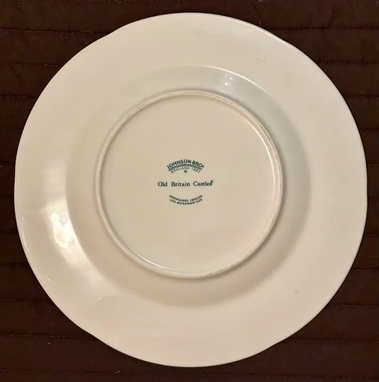 #01 Johnson Bros 10” England “OLD BRITAIN CASTLES” Red Dinner Plate