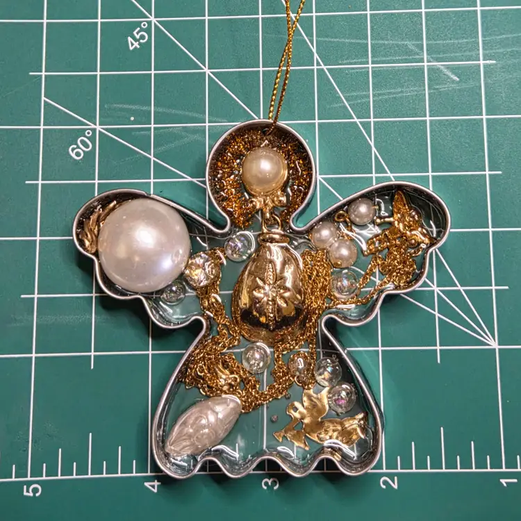 "Hark the Herald Angels Sing" Kitchen Sink Ornament