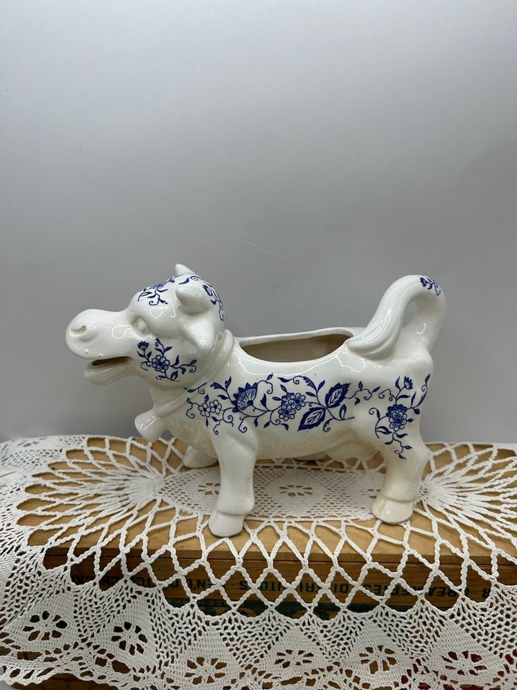 Cow Creamer No Markings 7 1/2x 4 1/2