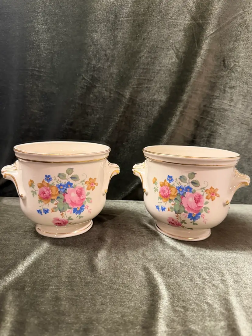 Robinson Ransbottom P171X Floral Planters (Pair)
