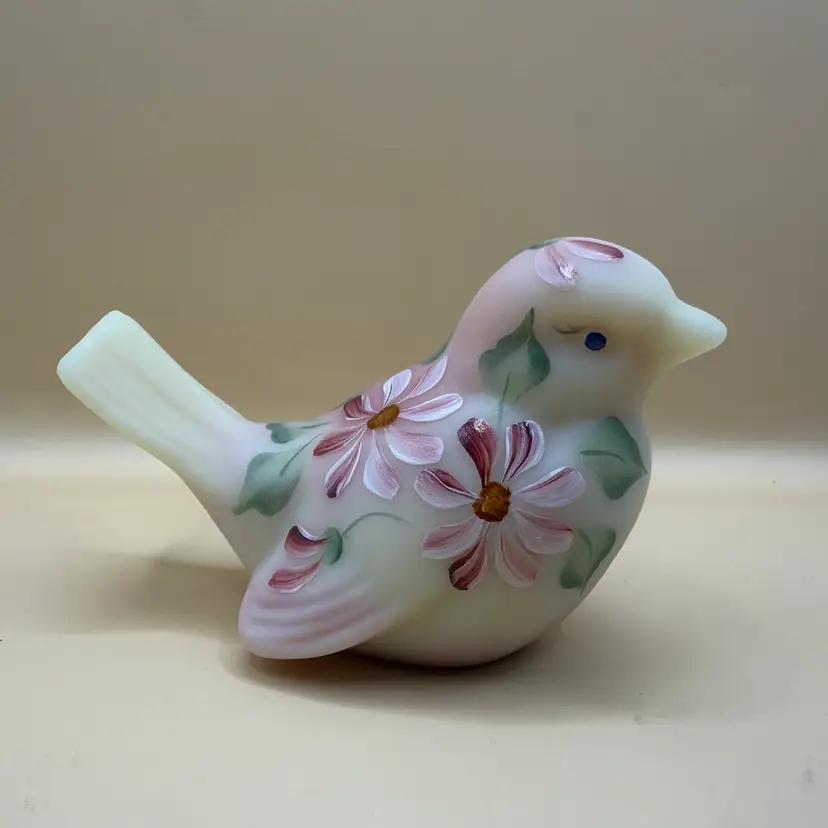 Fenton Uranium Burmese Hand Painted Pink Daisies Glass Bird 4x2.5”