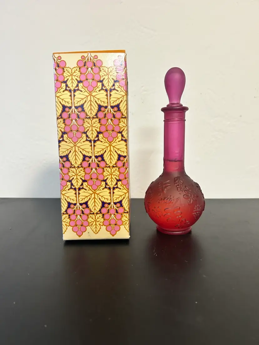 Vtg Avon Grape Bud Vase Skin So Soft Bath Oil NOS IOB