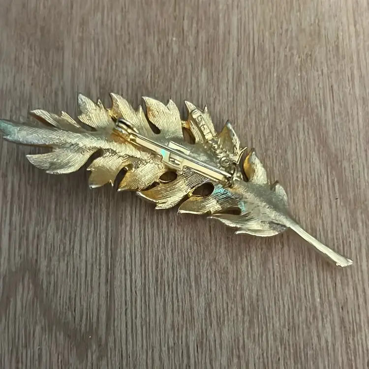 Vintage Coro Feather or Leaf Brooch in Gold Metallic Pin Signed Marked CORO 1961