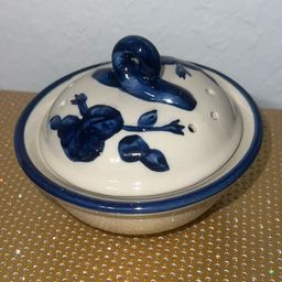 #01 Vintage Pottery Garlic Keeper Vented