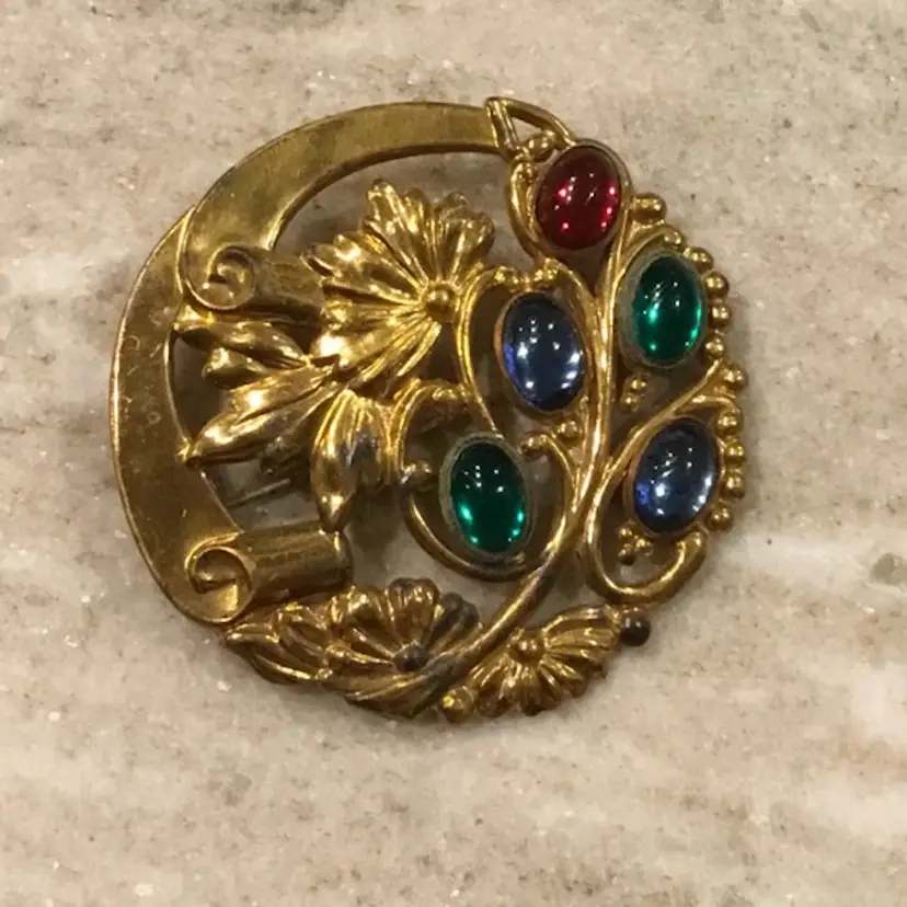 Z. Antique Art Nouveau Round Floral Multicolor Cabachon Brooch