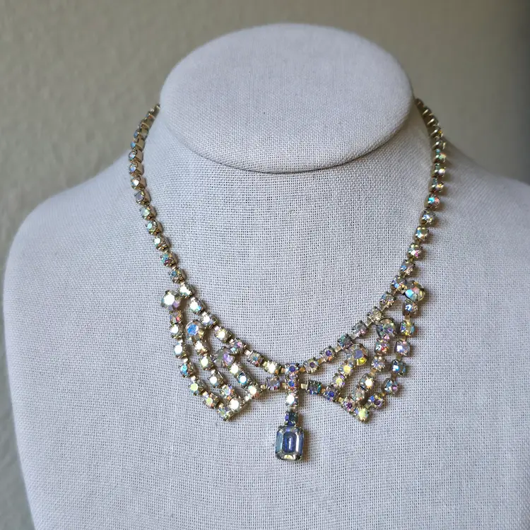 Stunning Vintage Aurora Borealis Gold Tone Choker Necklace