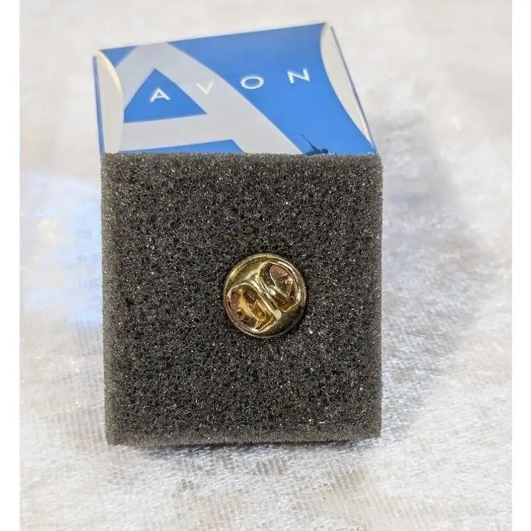 Avon Lucky Shamrock 4 Leaf Clover Lapel / Hat Pin, Gold Tone, 2005