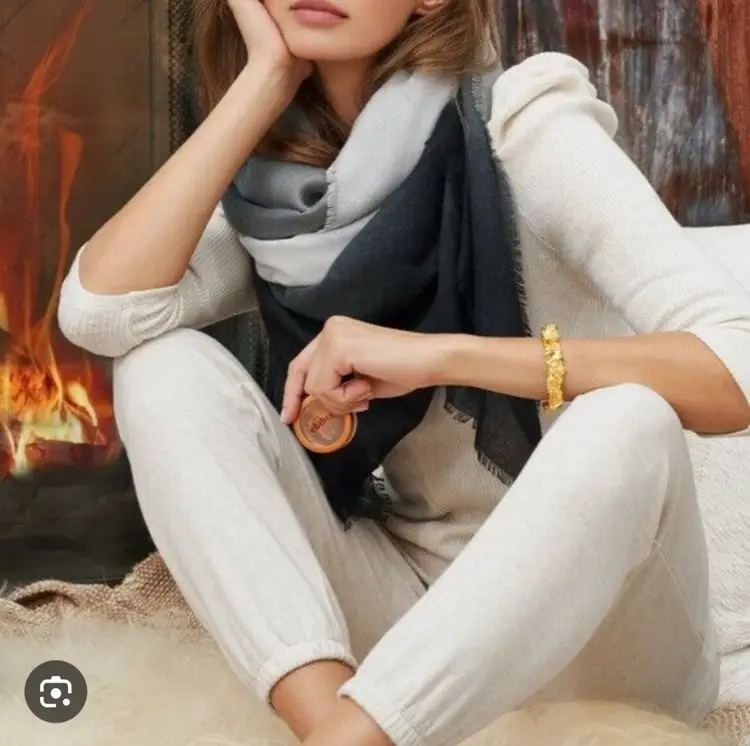 CUSHNIE’s Grey Horizon Ombre Scarf