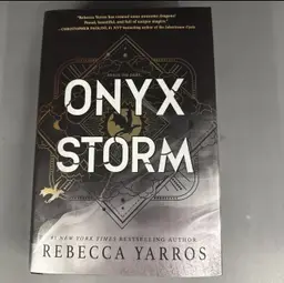 Onyx Storm Book (Deluxe Limited Edition) by Rebecca Yarros (2025, Hardcover)