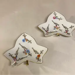 #4216 Pair East German Martinroda Trinket Dishes 4 X 5 Inch Floral And Gold Design On Leaf Shape