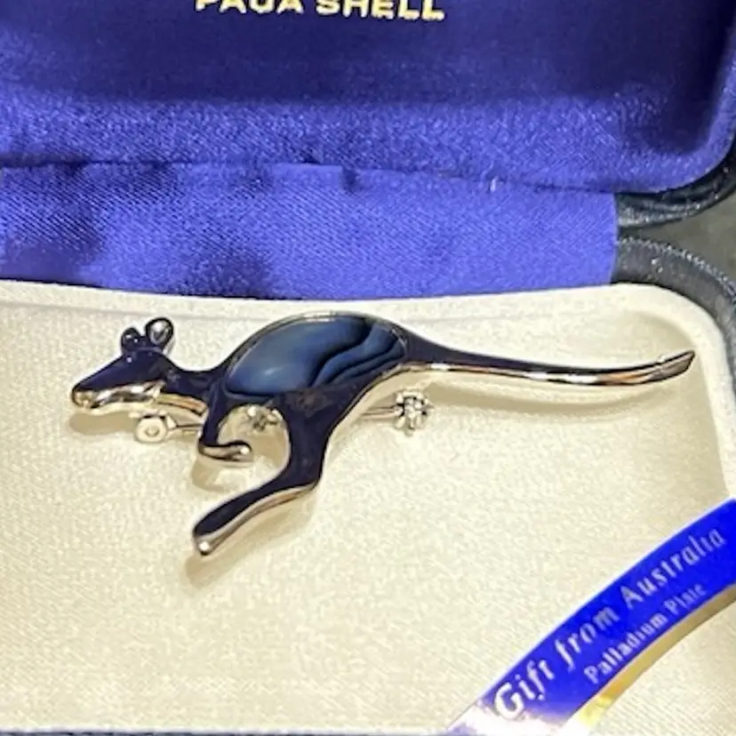 Ariki Paua Shell Palladium Plate Kangaroo Brooch New In Box Australia