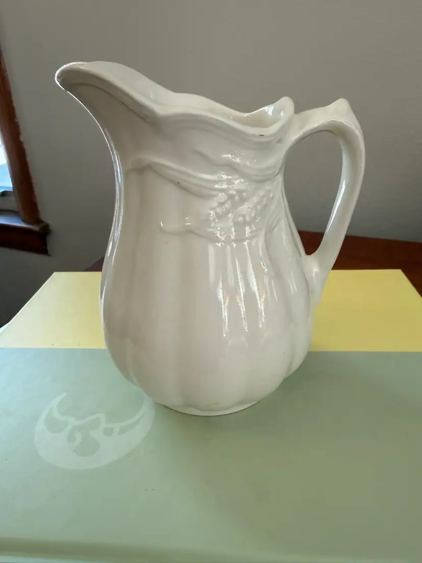 ☀️6” H x 5” W Vintage Ironstone Pitcher