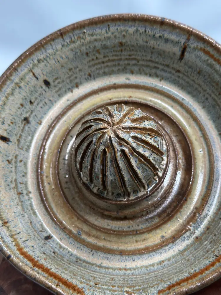 Art Pottery Handmade Fruit / Citrus Juicer Pottery Ombre Brown Stoneware