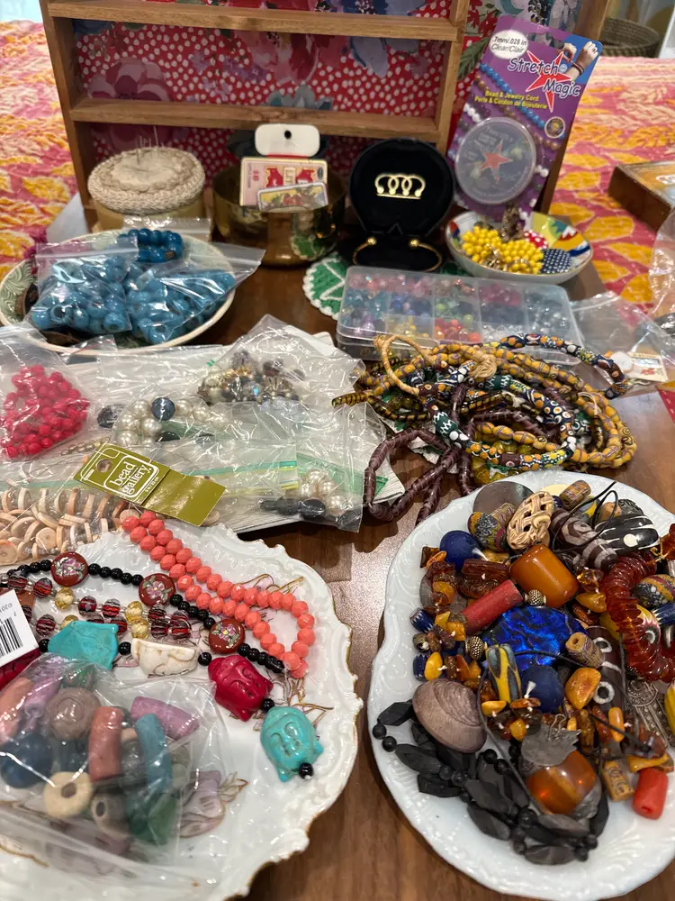 Beads And Buttons Clearance Pop Up! $1 Starts!