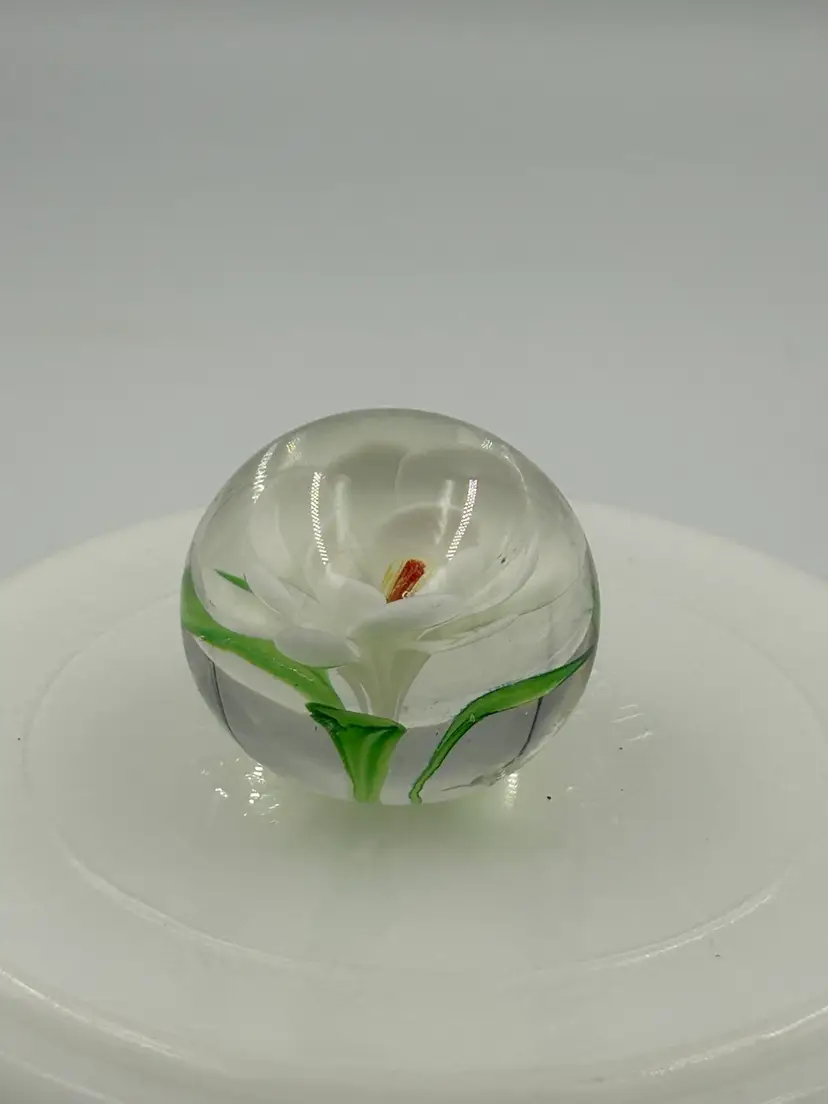 Small White Flower Green Stem Clear Glass Paperweight