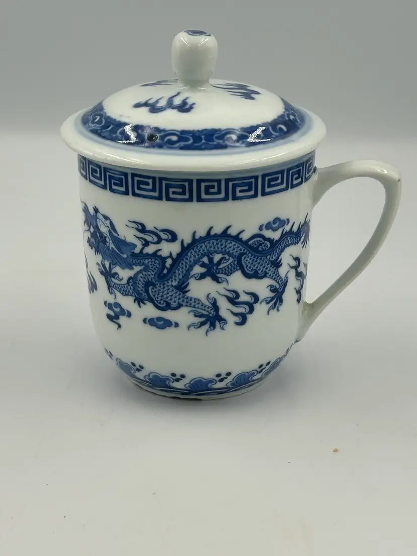 Vintage Chinese Jingdezhen Zhi Blue And White Dragon Lidded Porcelain Mug