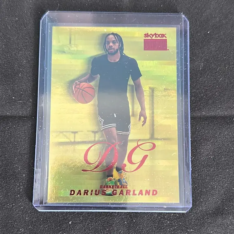 2023 Skybox Metal Universe Champions - 1998 Retro Star Rubies Darius Garland /50
