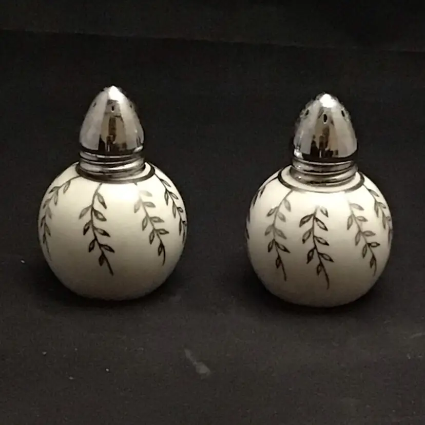 Round Porcelain Bottoms with white and silver Cascading leaves S&P set
