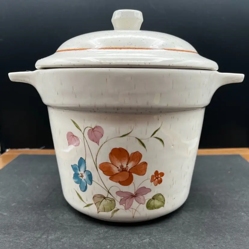 #909B Vintage Speckled Ceramic Treasure Craft ‘Poppy’ Wildflower Bean Pot/Canister With Lid