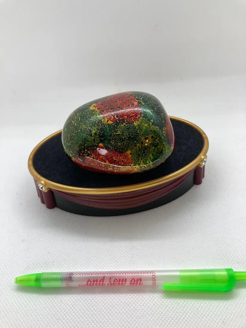 Red / Green style cloisonne rock/stone