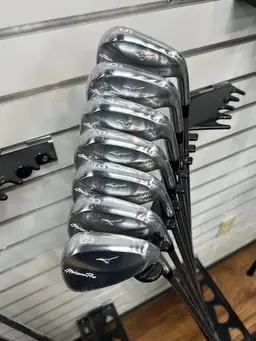 Mizuno MP-245 5-G RH DGMid 100 Reg shaft MCC Black/White Std grip