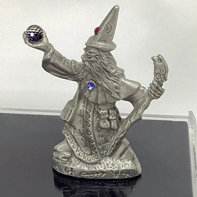 Masterworks Fine Pewter Wizard Magic Sorcerer With Witch Crystal 1989 Red & Blue