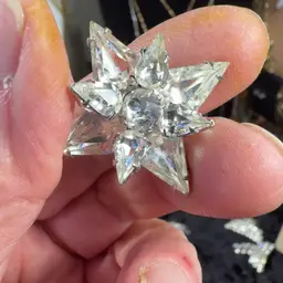 Mid Century Star Rhinestone Brooch Raid