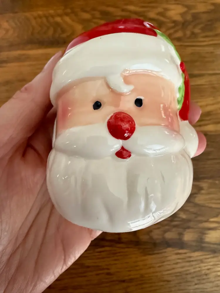 Vintage Kmart Santa Claus Salt and Pepper Shakers – Ceramic Christmas Table Decor, 3.5 Inch Red and White Holiday Set