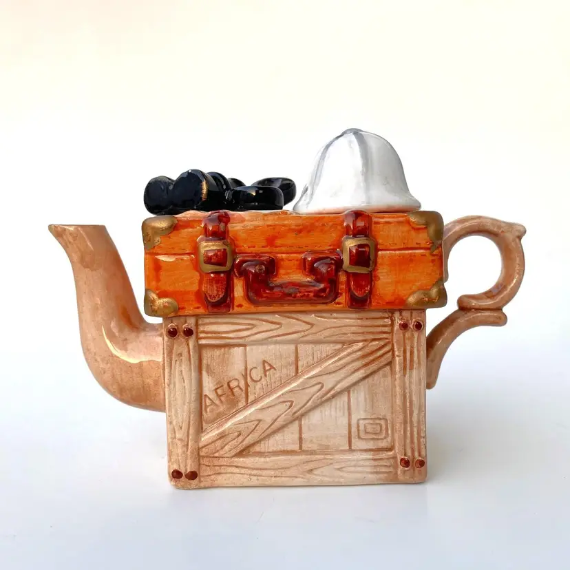 VTG World Bazaar Safari Traveler Limited Edition Collectible Teapot