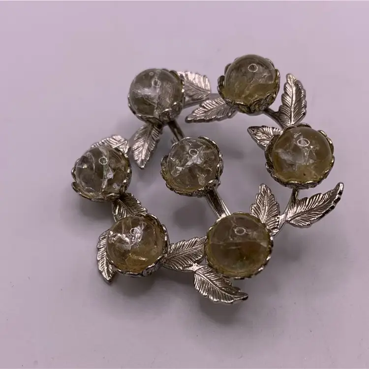 Cracked Marble Circle Leaf Brooch Riveted 1 3/4” Wide