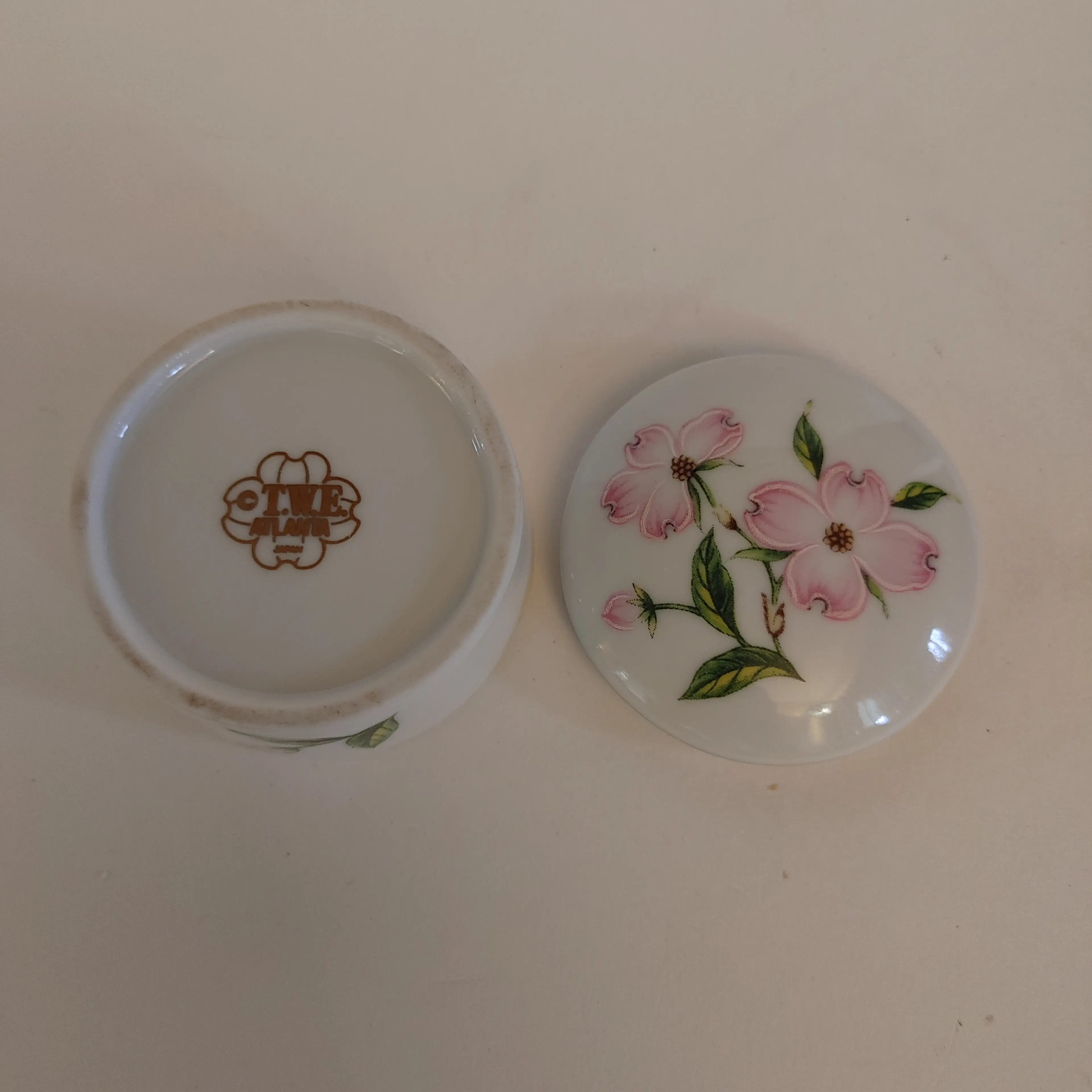 Image 4 of 4