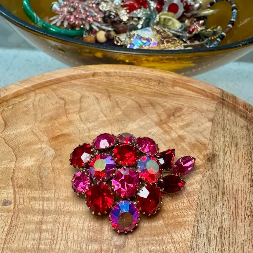 #39 Vintage Karu Arke Inc. Aurora Borealis Red & Pink Flower Brooch jewelry 2.25” w