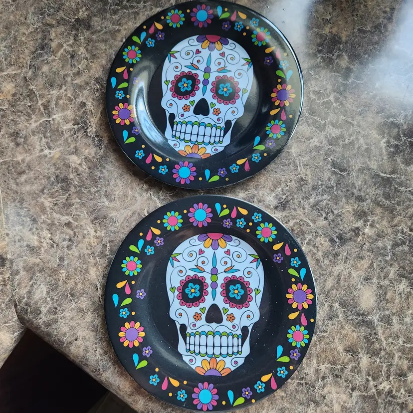 Skull (melanite?) dessert plates 7 1/2"