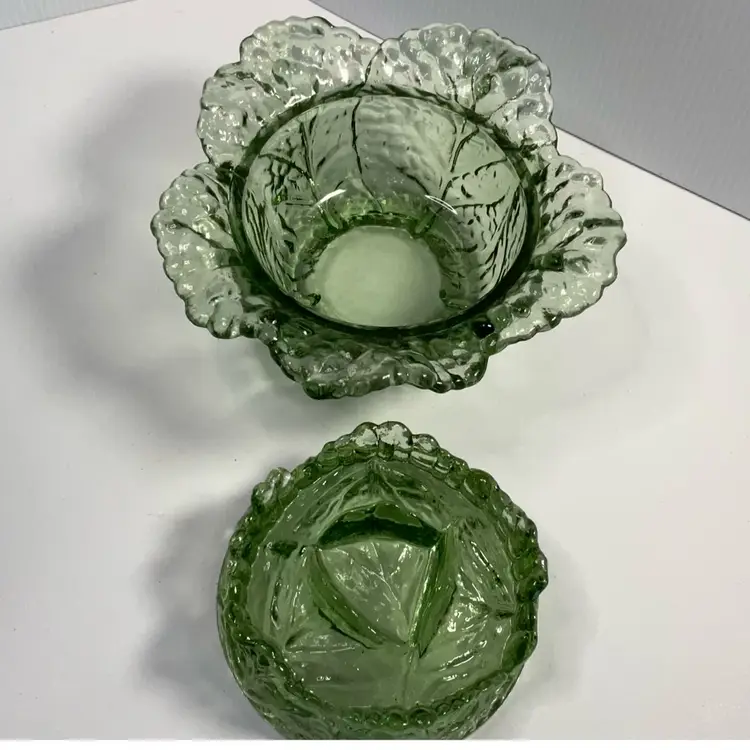 #01 004 Smith Green Cabbage Covered Dish