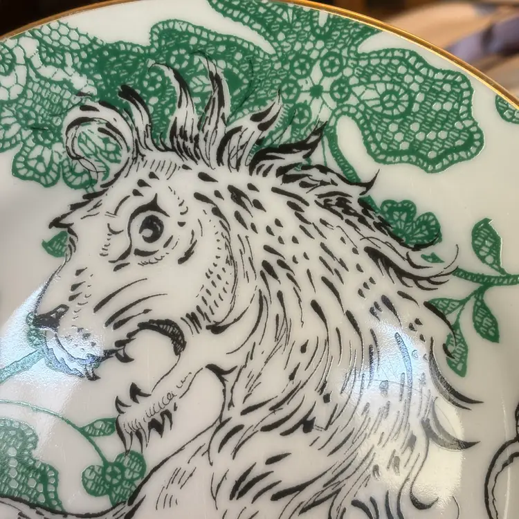 Anthropologie Regal Royal Crest Lion King 8" Plate