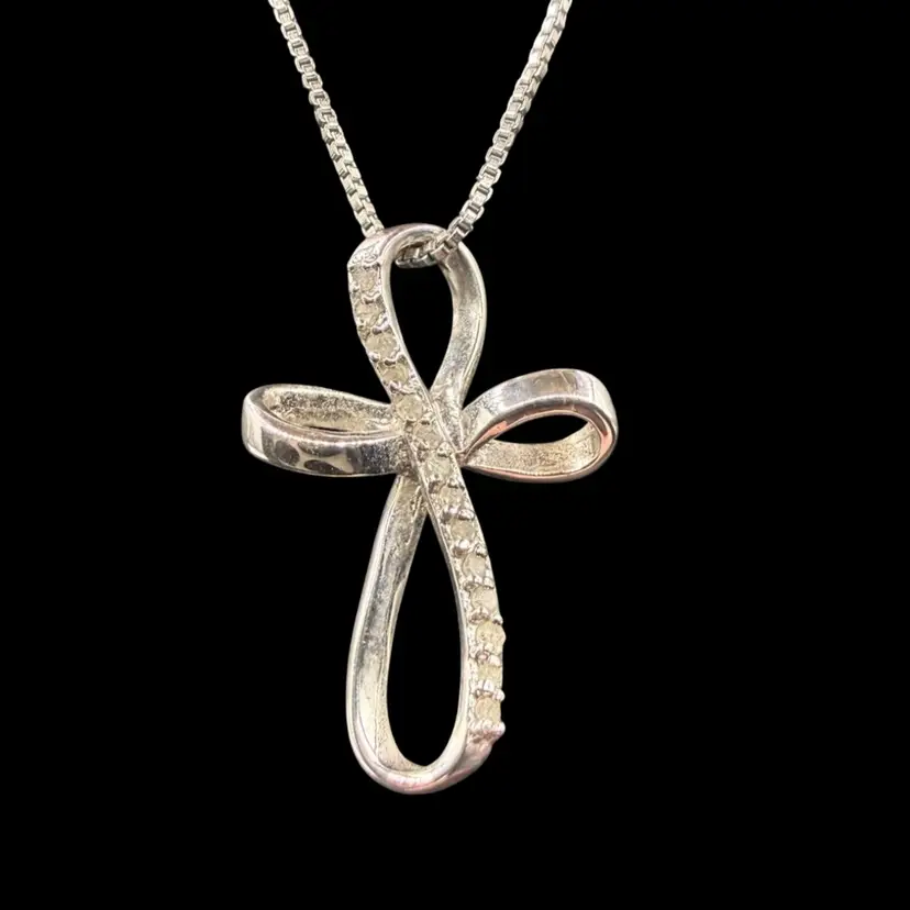 Sterling Silver And Diamonds Necklace